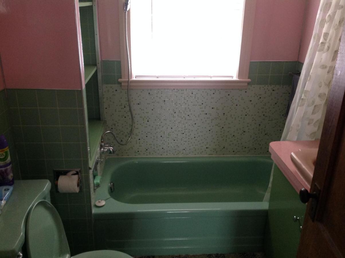The Yellow House Bed & Breakfast Stanstead Plain Экстерьер фото